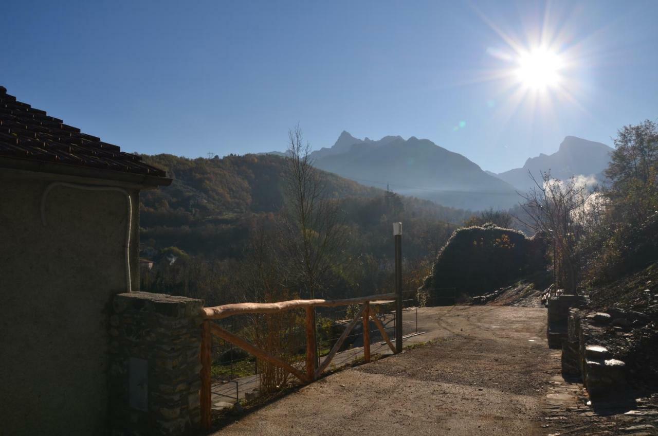 Le Case Nel Borgo Fivizzano Exterior foto