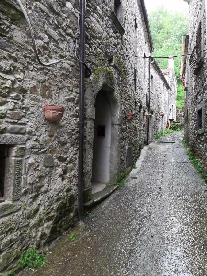 Le Case Nel Borgo Fivizzano Exterior foto